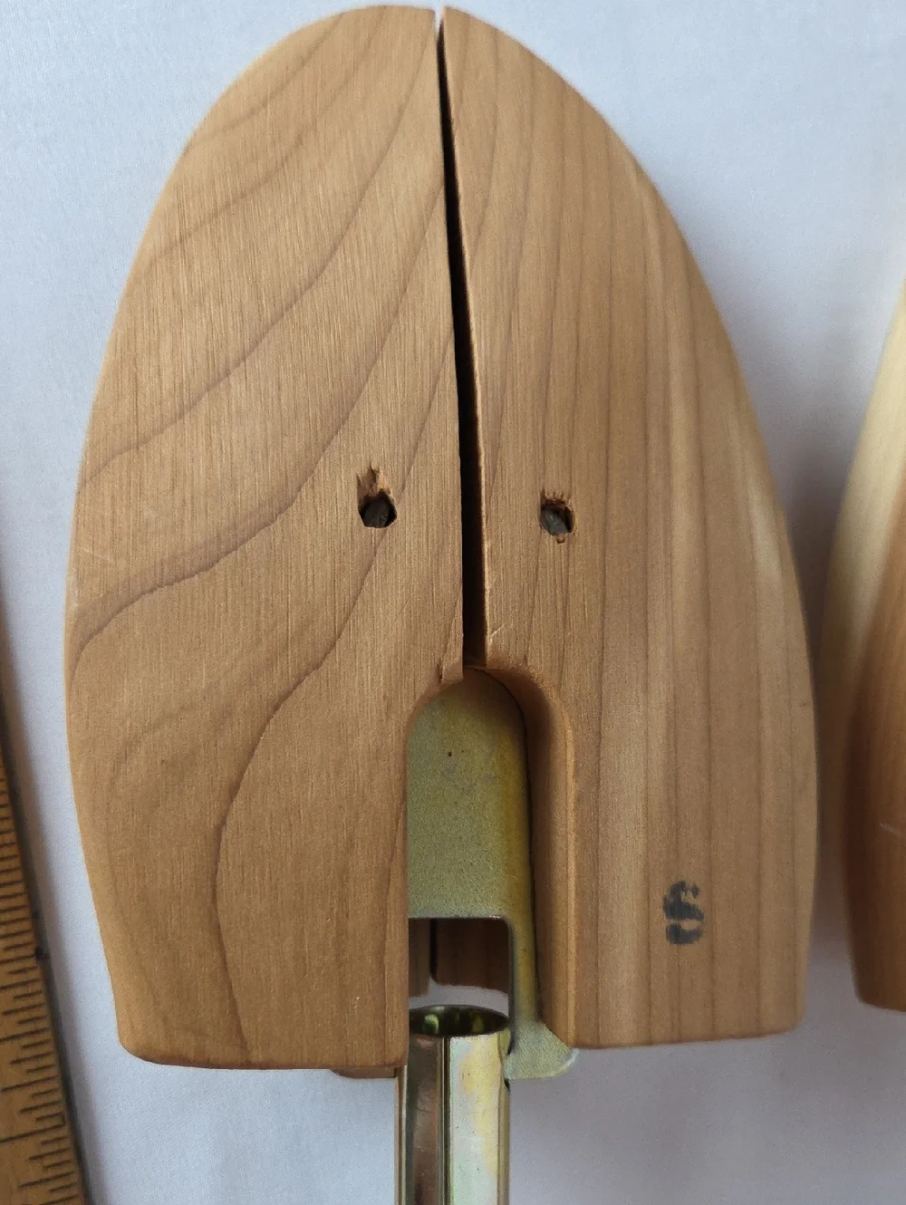 G.H. Bass & Co. co shape